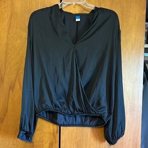 Silky long sleeve top with clasp